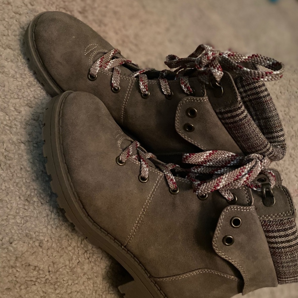 Maurice’s Boots